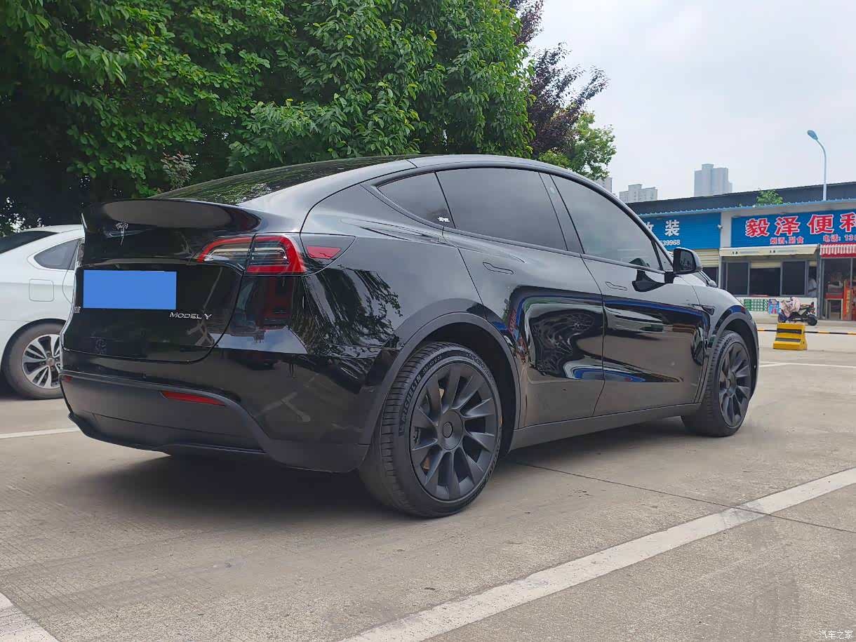 Tesla Model Y, 2022 3