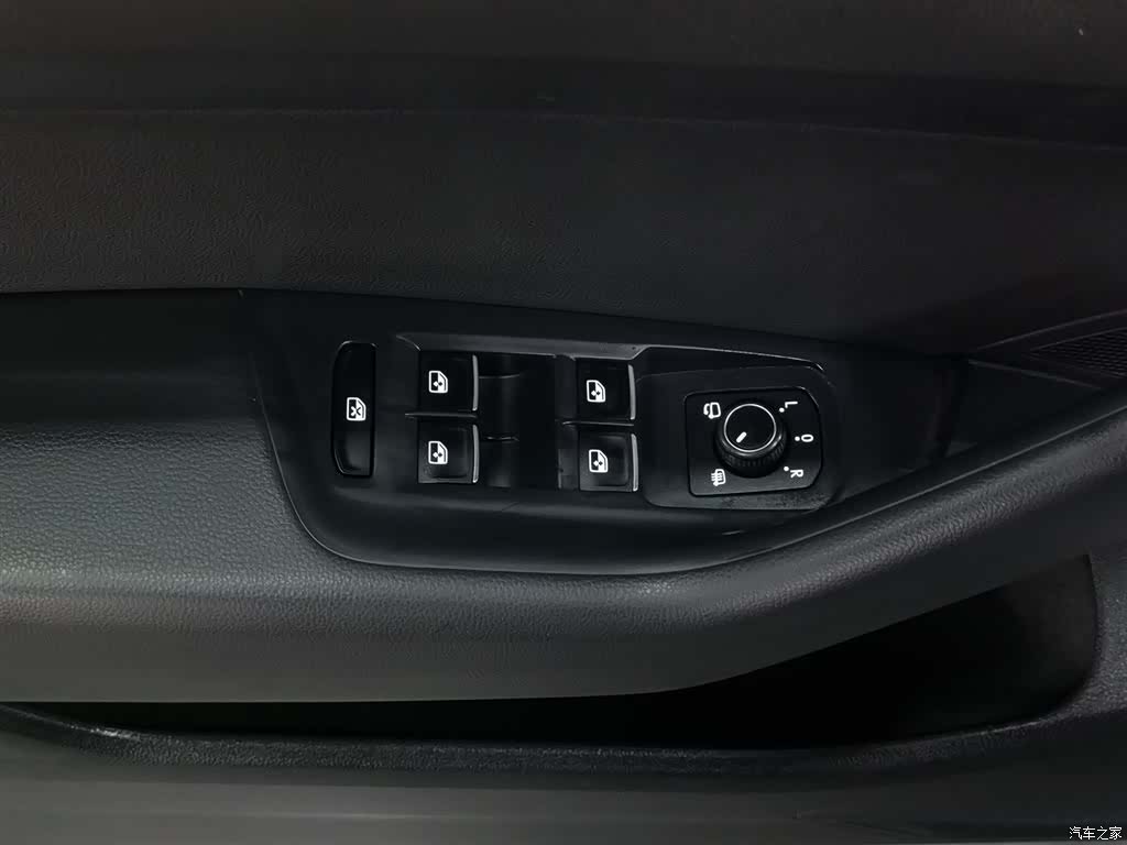 Volkswagen CC, 2019 9
