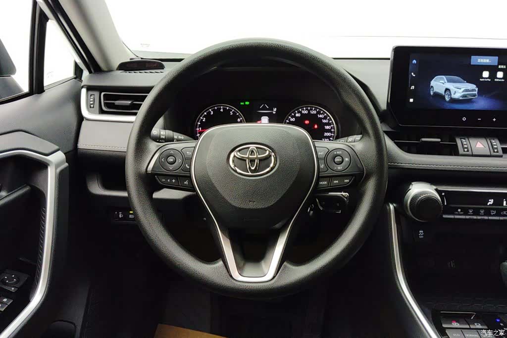 Toyota RAV4, 2025 15
