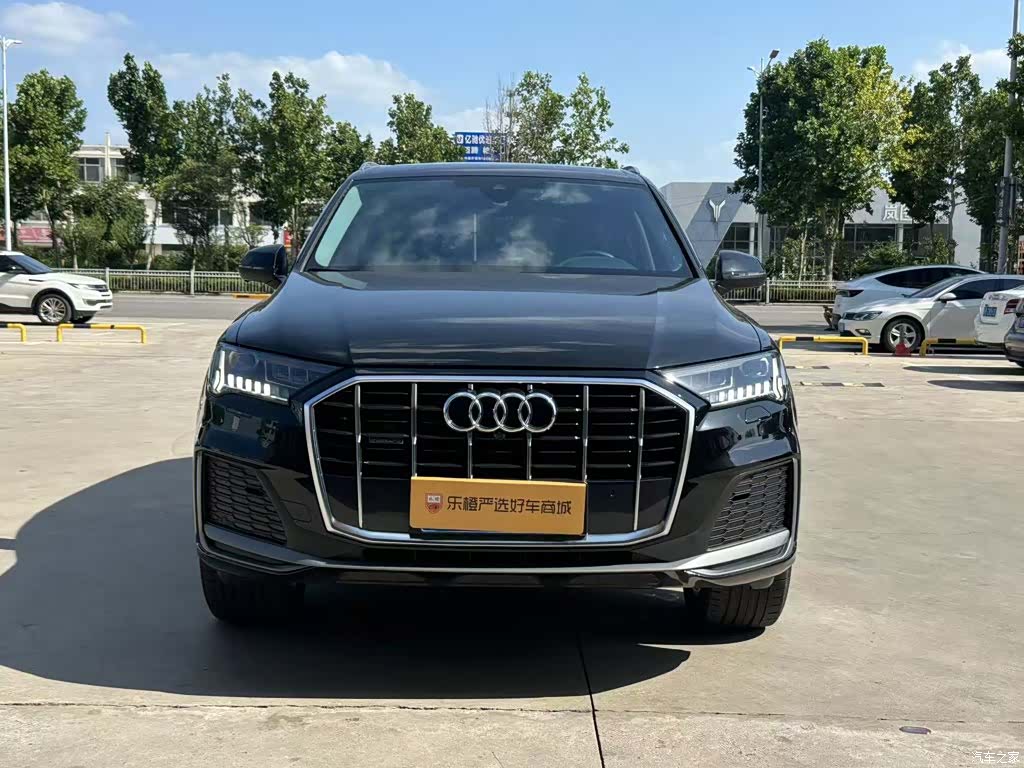 Audi Q7, 2023 1