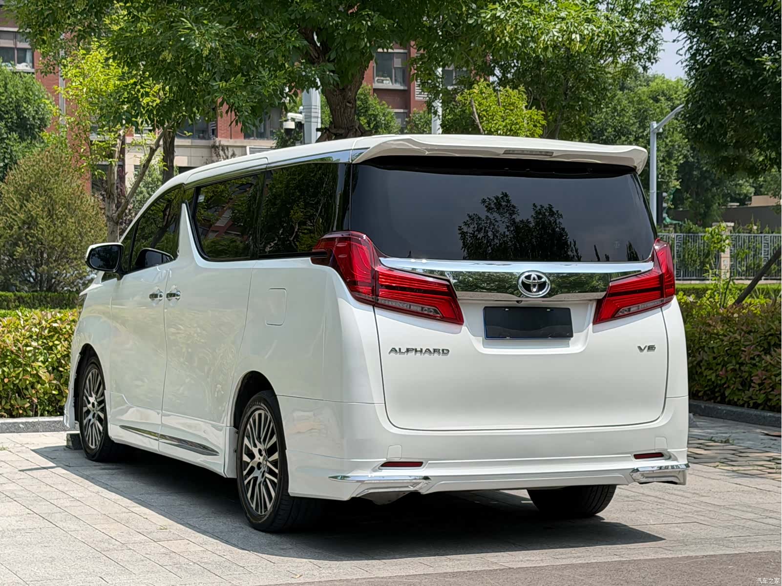 Toyota Alphard, 2016 4