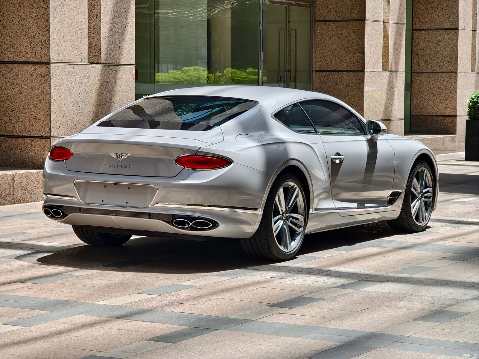 Bentley Continental GT, 2024 3