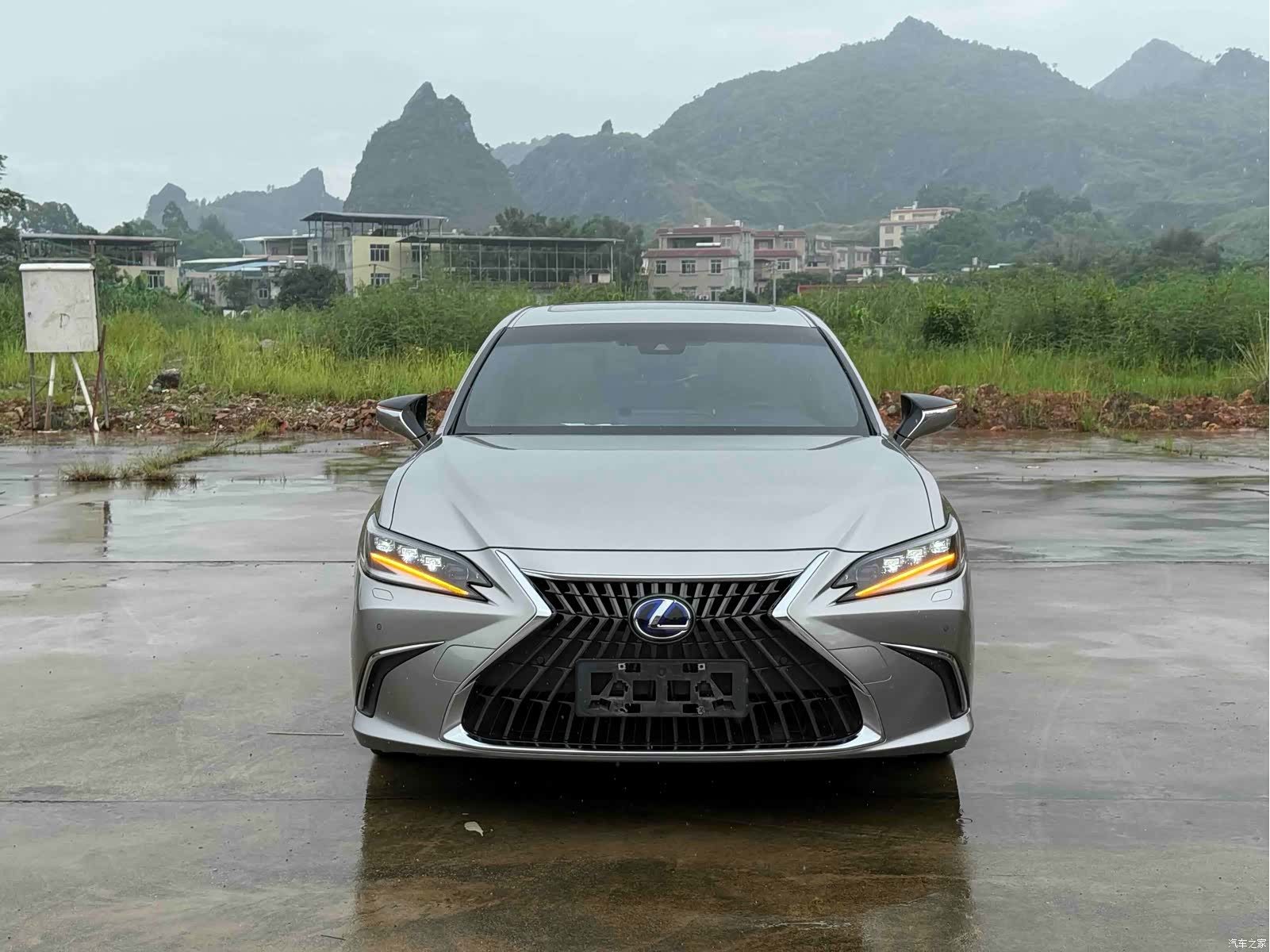 Lexus ES, 2022 2