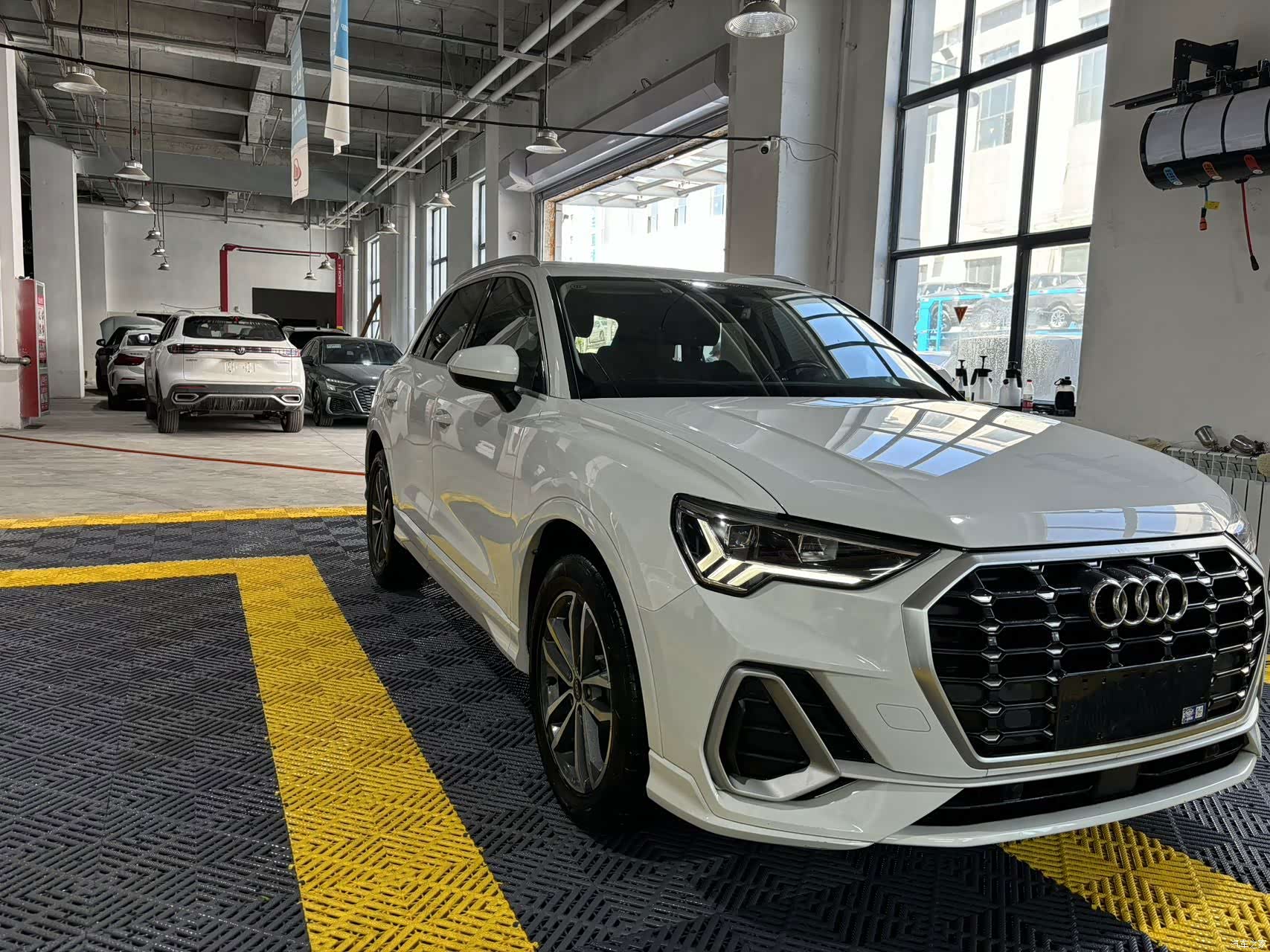 Audi Q3, 2023 3