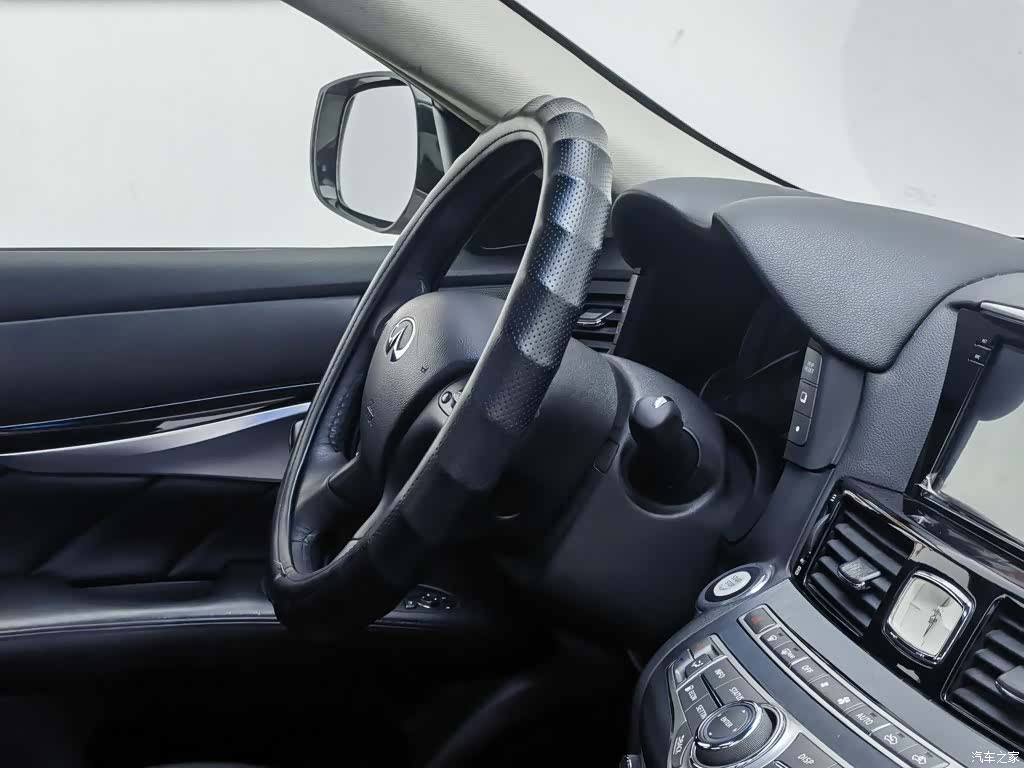 Infiniti Q70, 2017 22