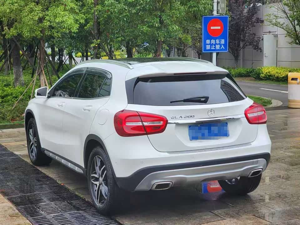 Mercedes-Benz GLA