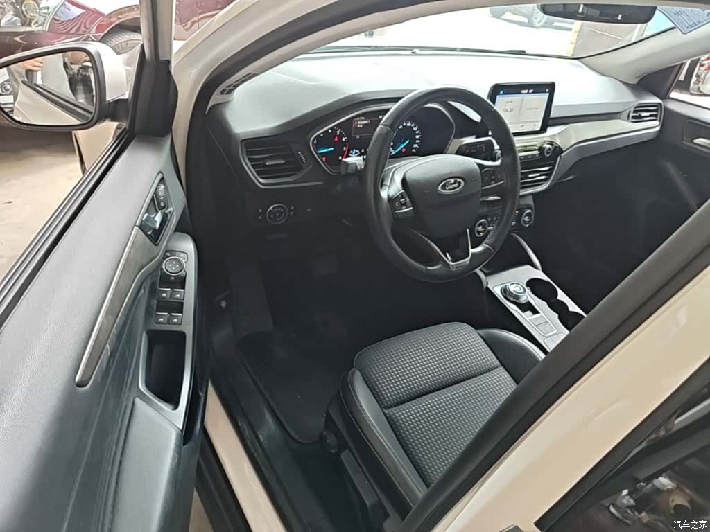 Ford Focus, 2019 16