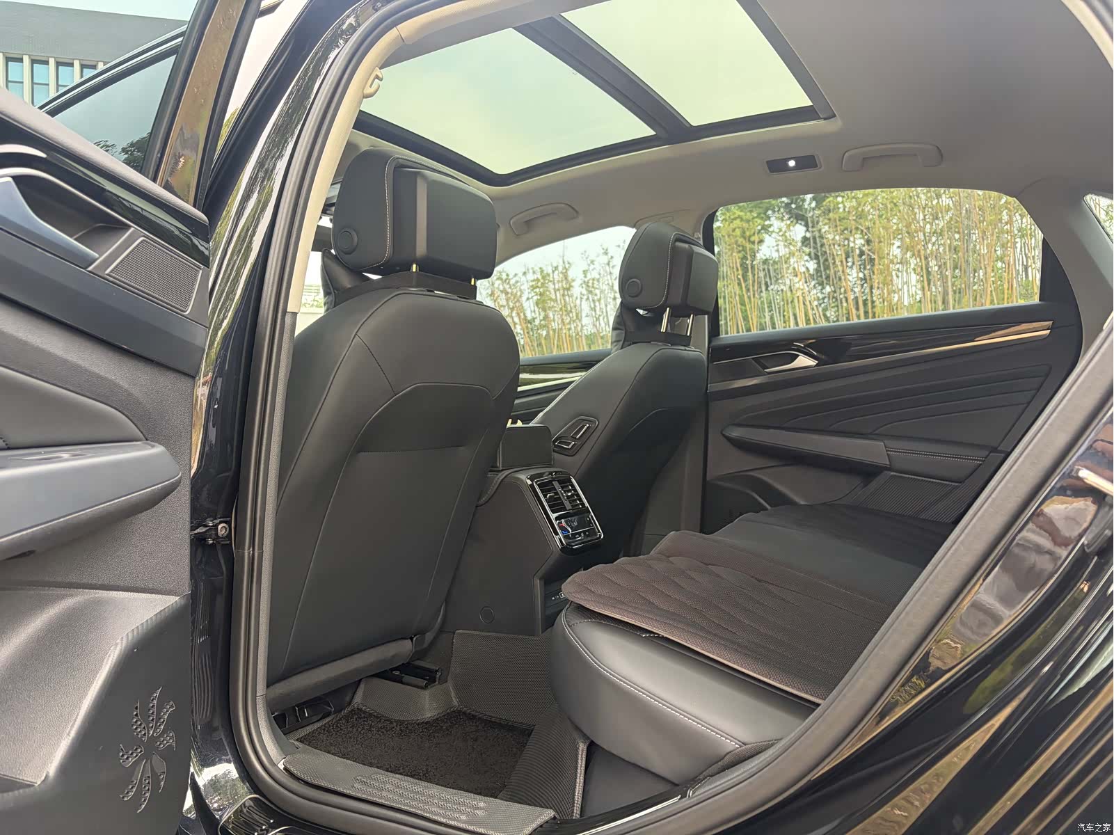 Volkswagen Passat, 2025 22