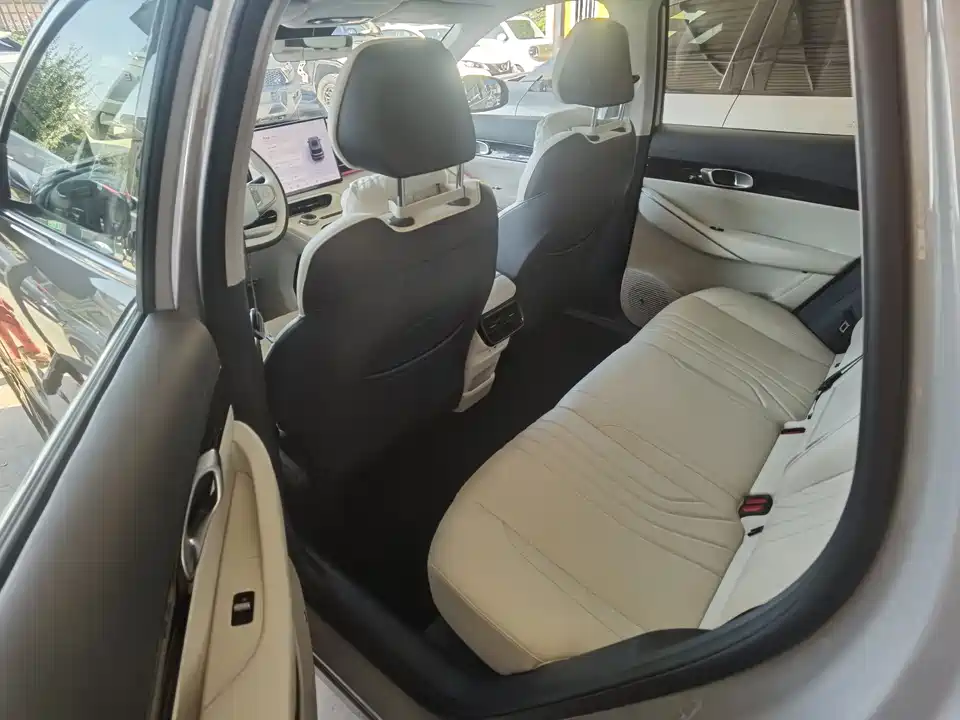 Geely Galaxy Galaxy E5