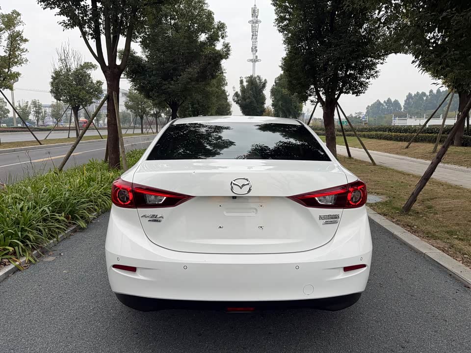 Mazda 3 Angkesaila
