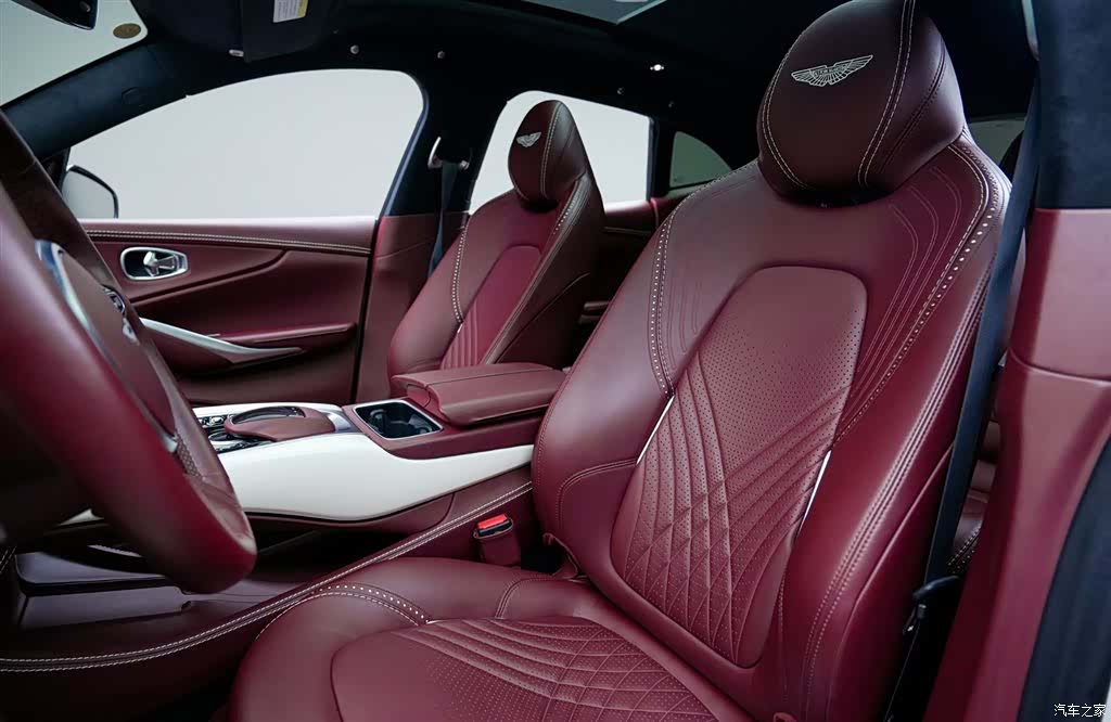 Aston Martin DBX, 2021 12
