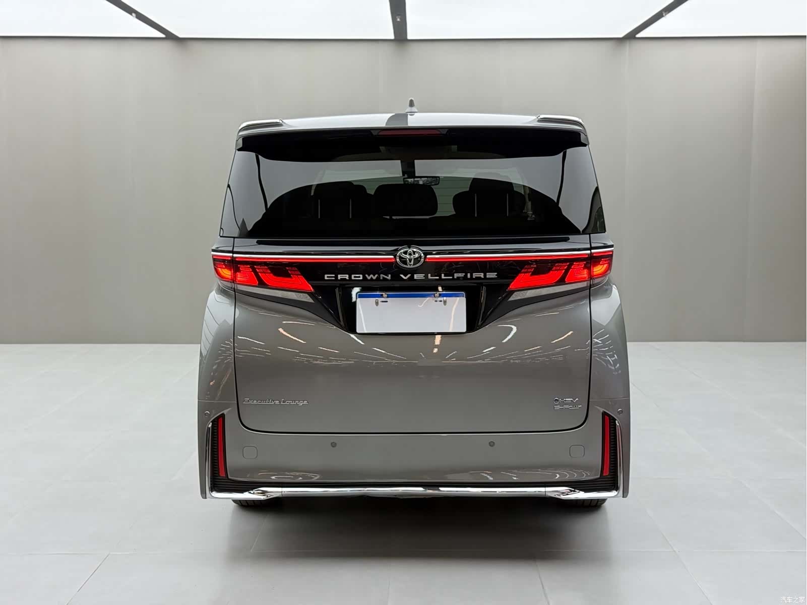 Toyota Vellfire, 2024 6