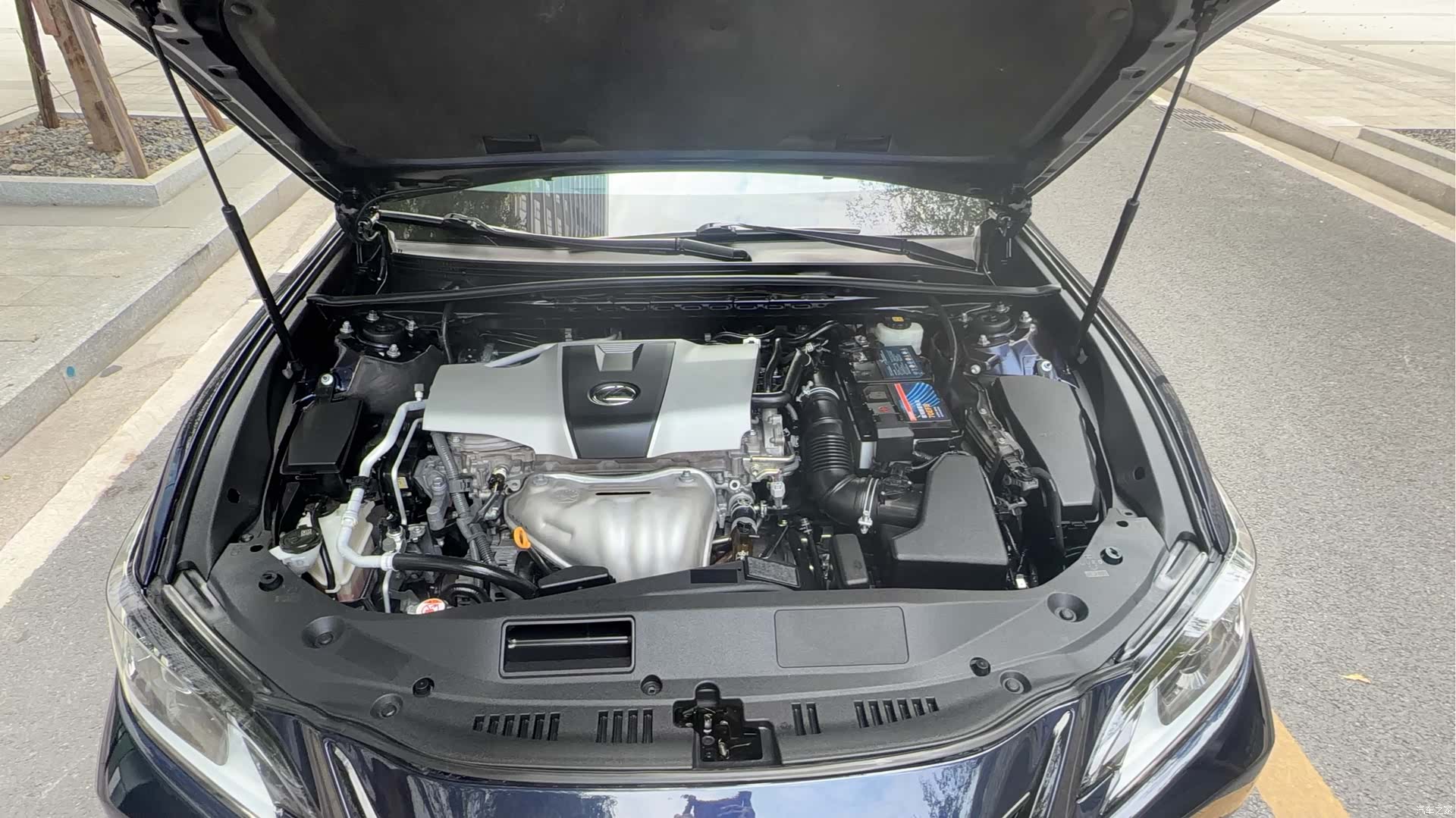 Lexus ES, 2019 10