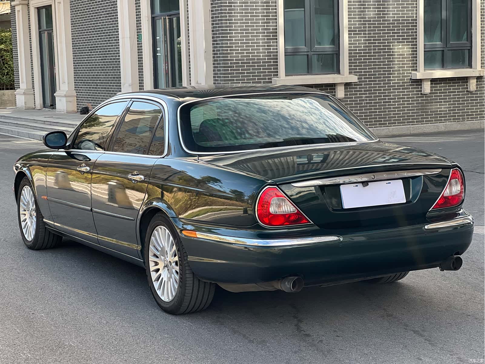 Jaguar XJ, 2005 4