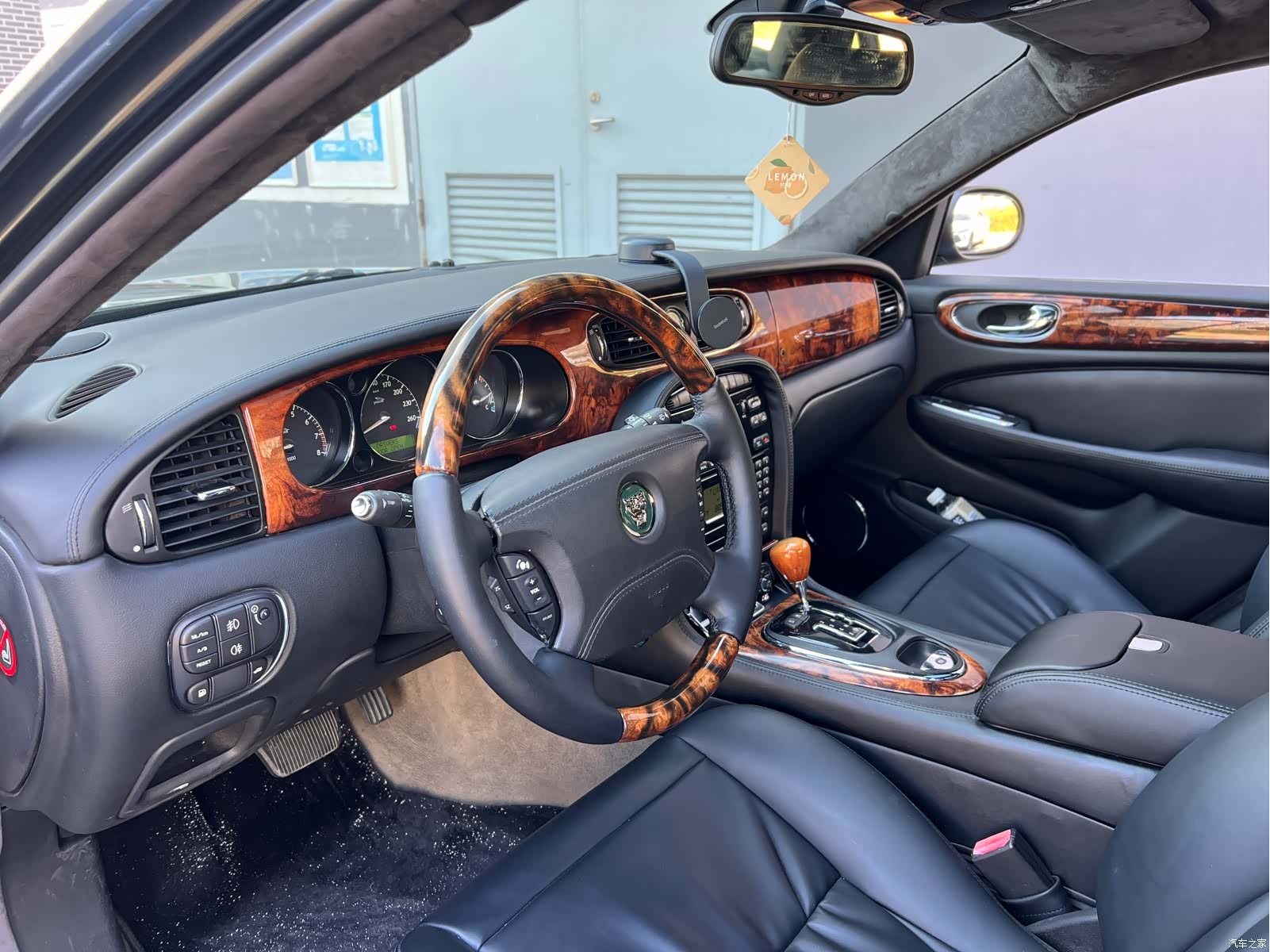 Jaguar XJ, 2005 9