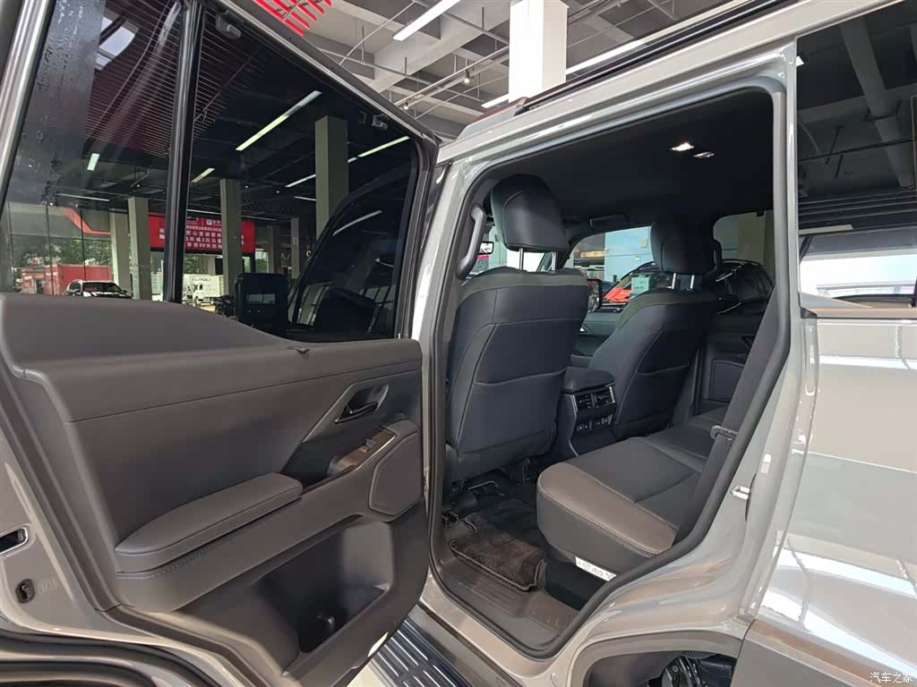 Lexus GX, 2025 14