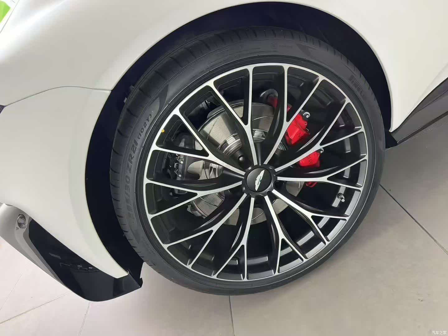 Aston Martin Vantage, 2025 9
