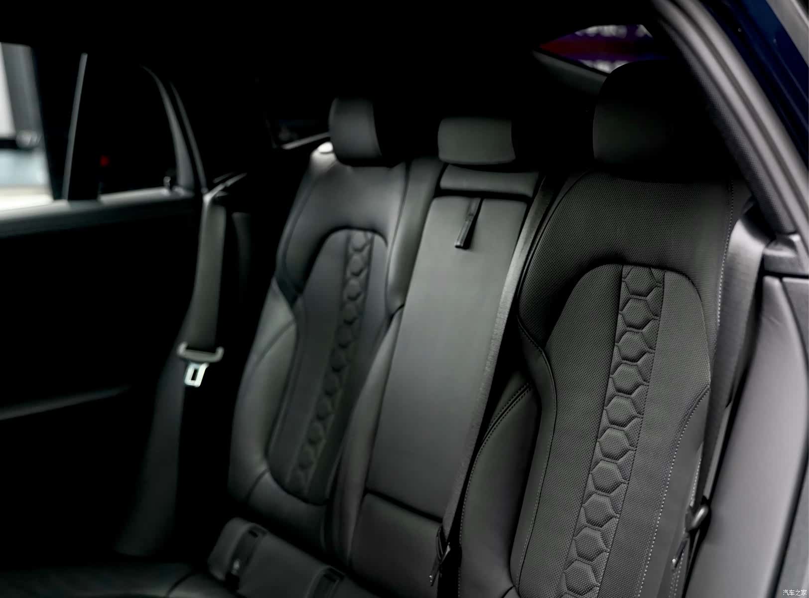 BMW X6, 2021 9