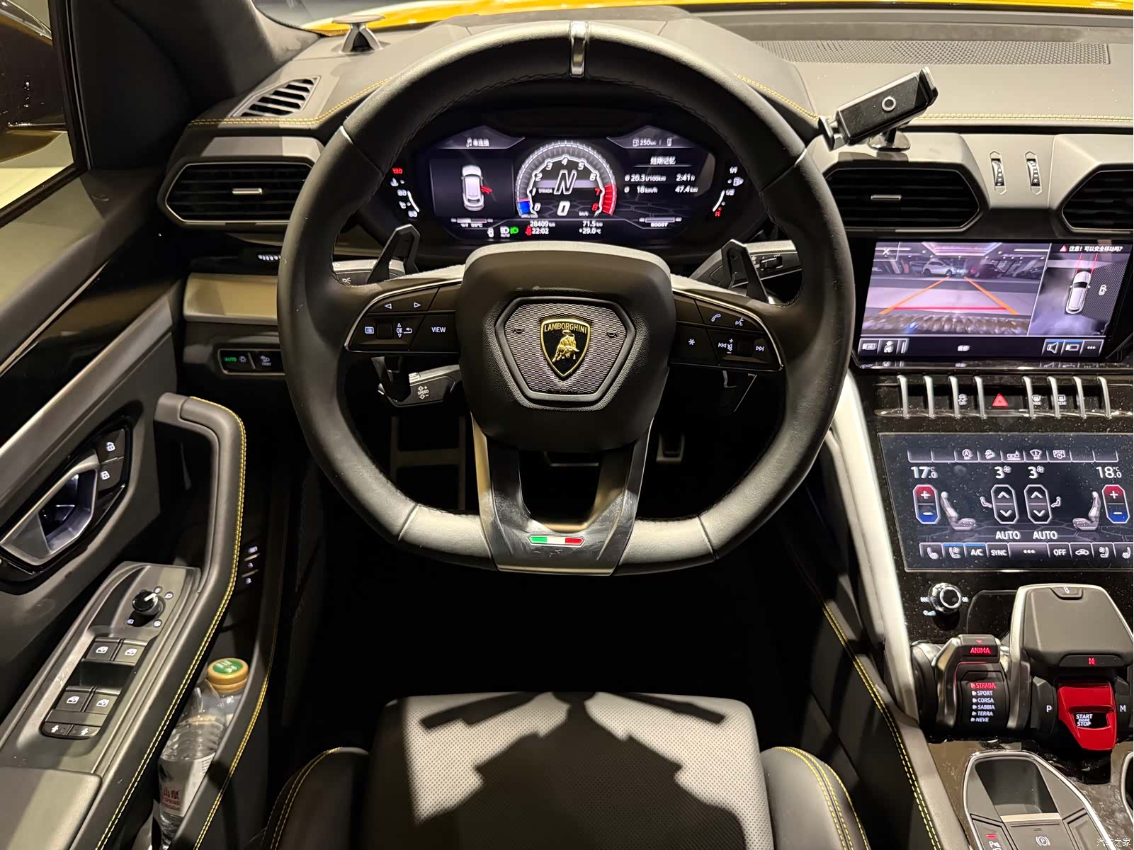 Lamborghini Urus, 2021 9
