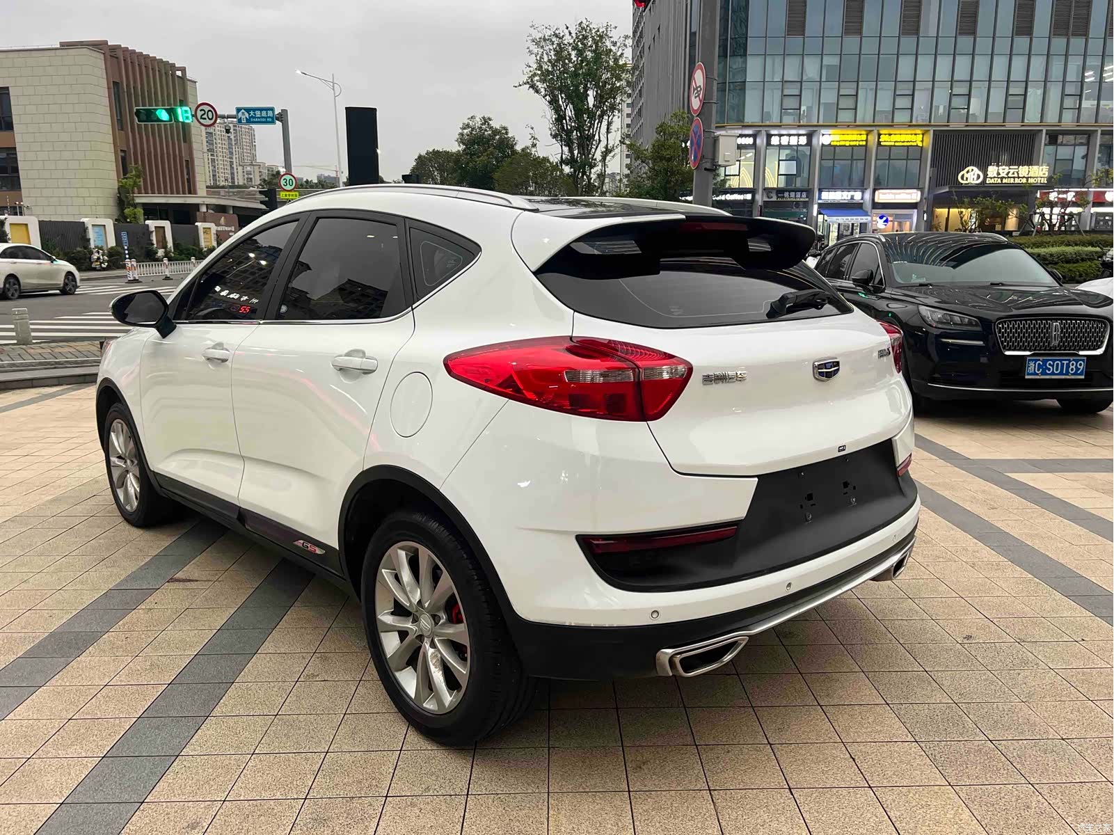 Geely Emgrand, 2019 19