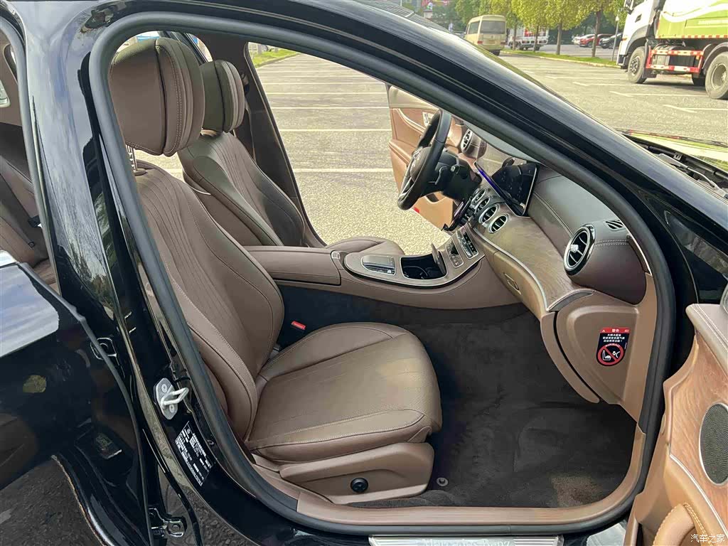 Mercedes-Benz E-Class, 2022 15