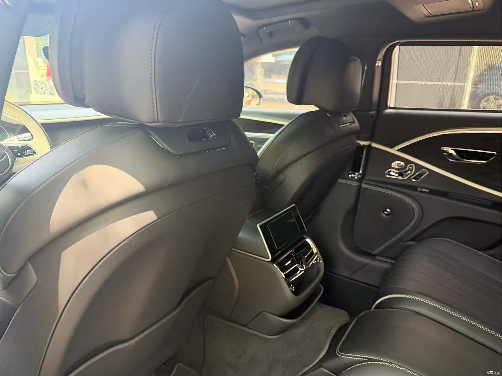 Bentley Flying Spur, 2022 12