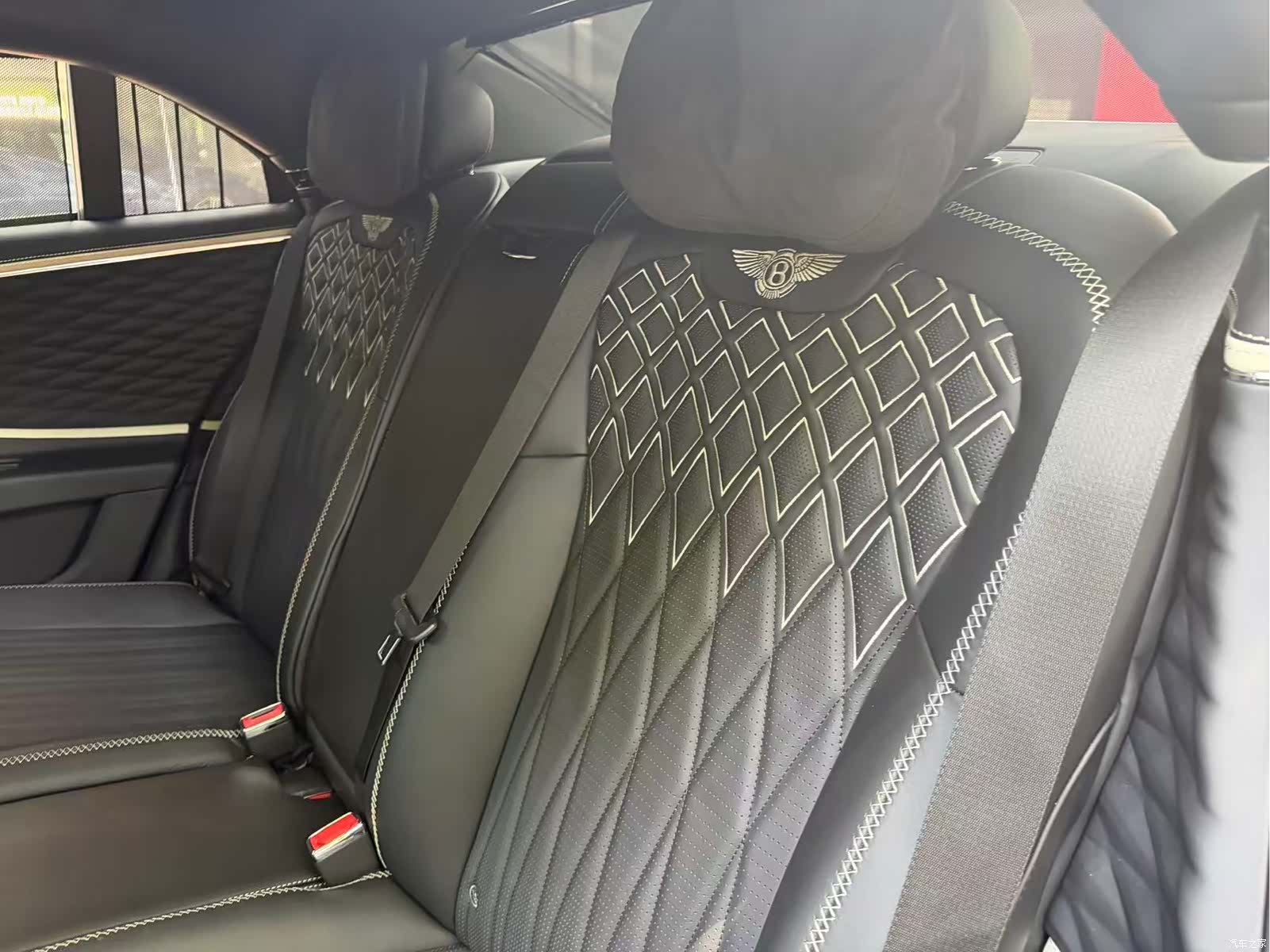 Bentley Flying Spur, 2022 11