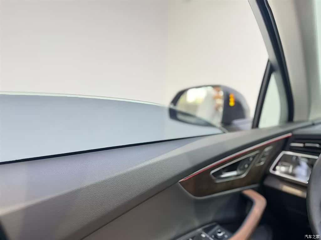 Audi Q7, 2025 19