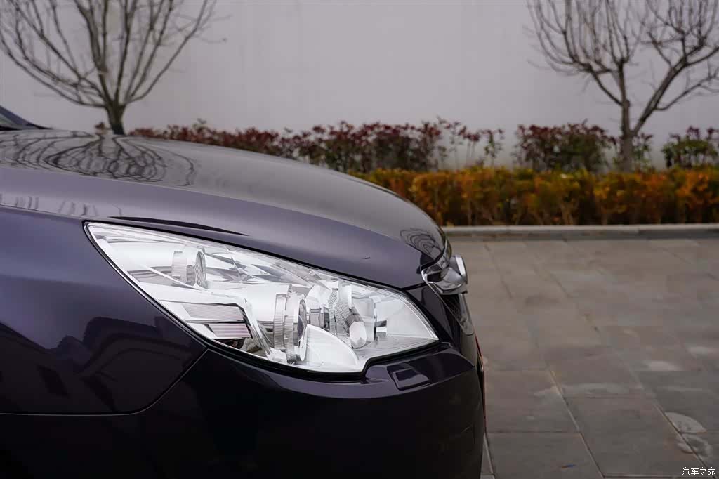 Subaru Legacy, 2011 12