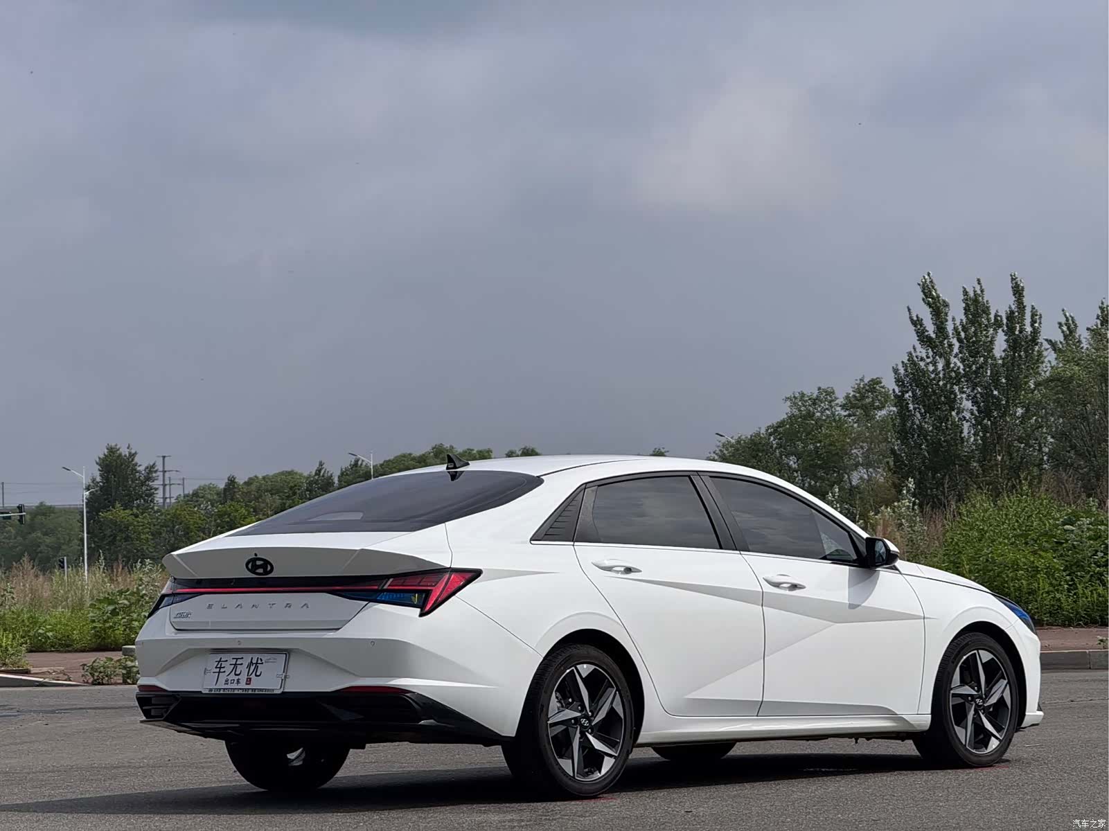 Hyundai Elantra, 2023 3