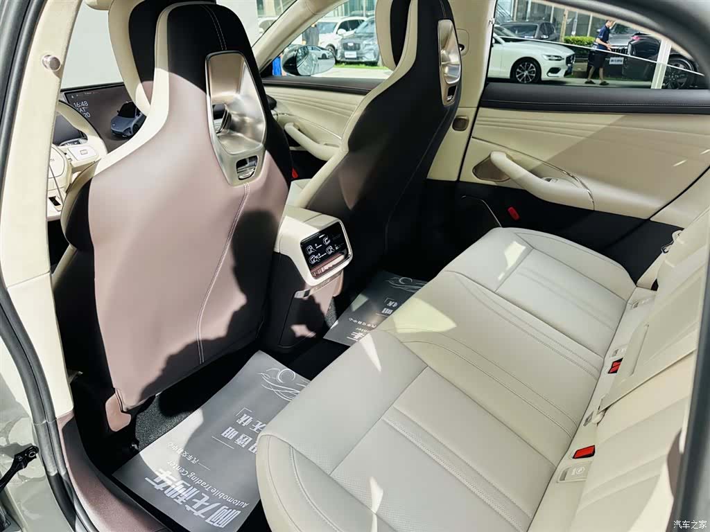 Xiaomi SU7, 2026 8