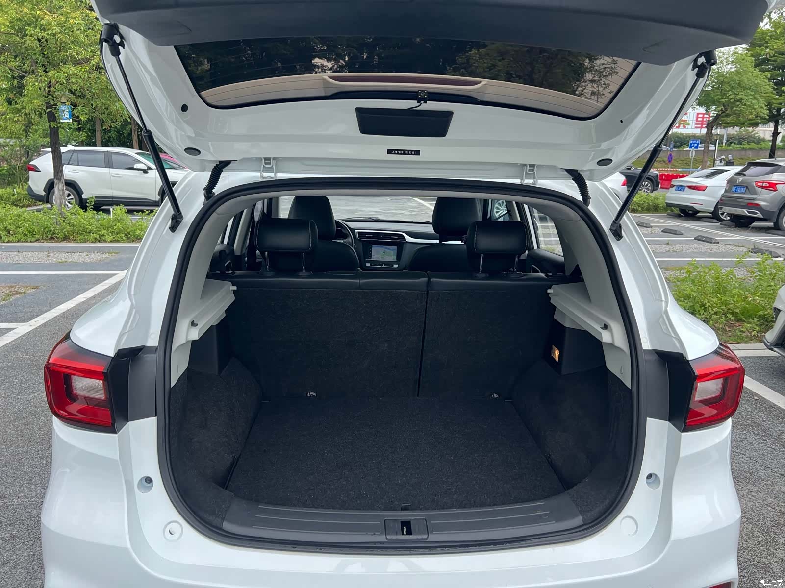 MG ZS, 2017 10