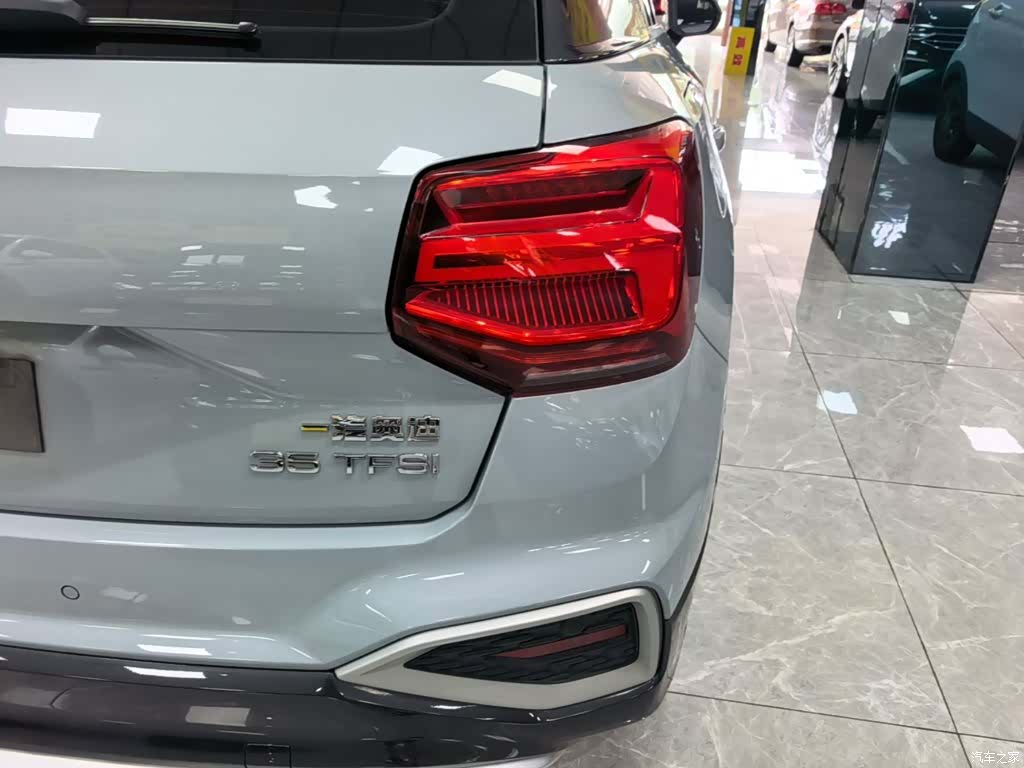 Audi Q2L, 2022 8