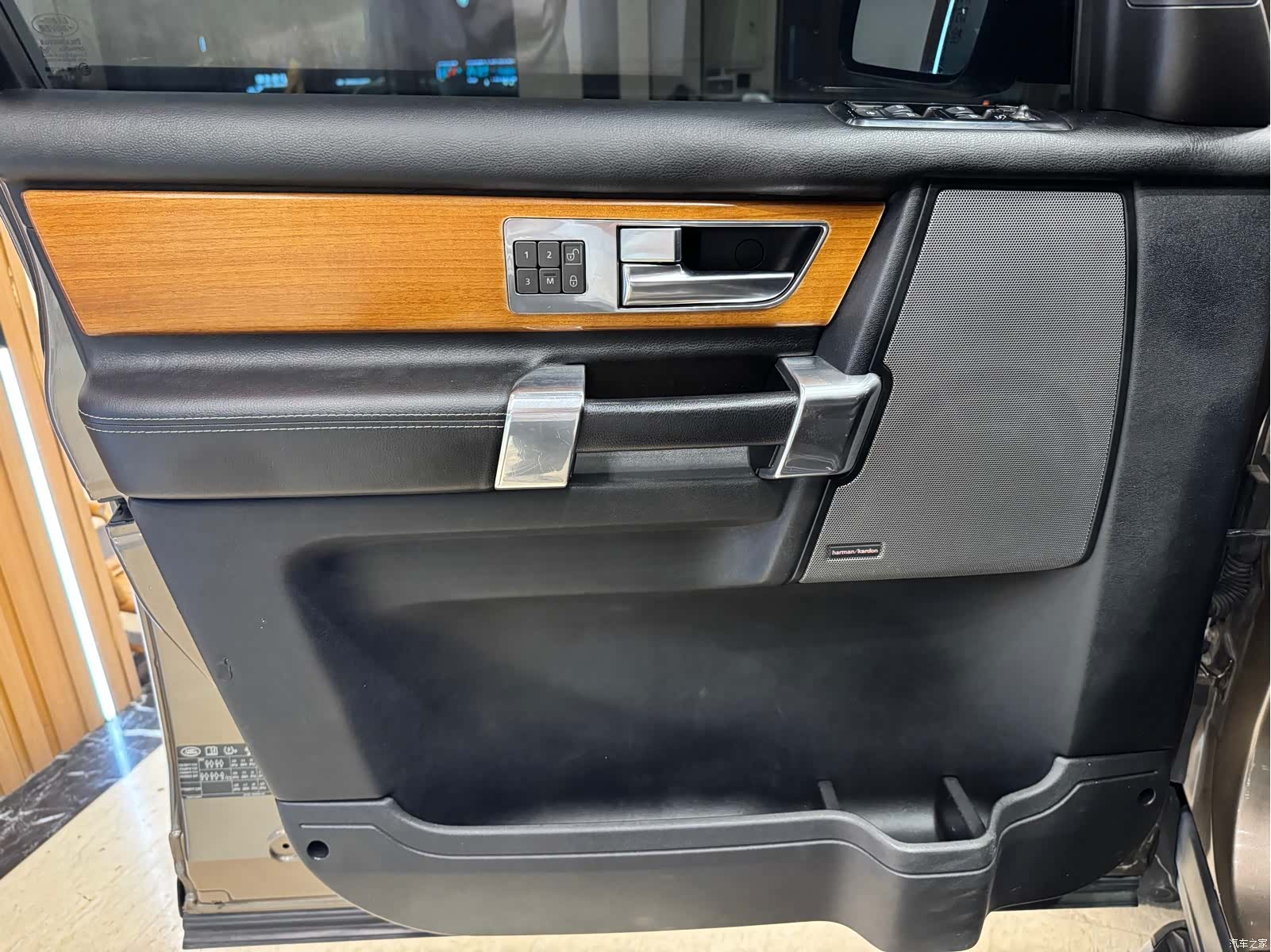 Land Rover Discovery, 2012 9