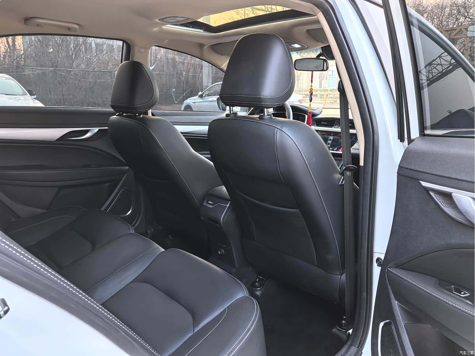 Geely Emgrand, 2018 14