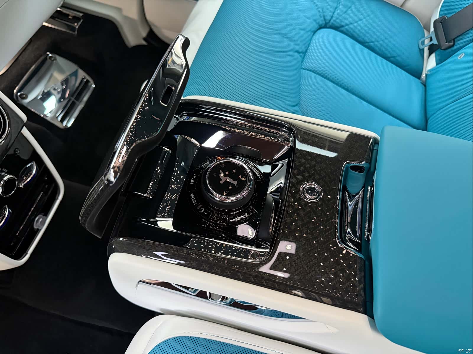 Rolls-Royce Cullinan, 2024 14