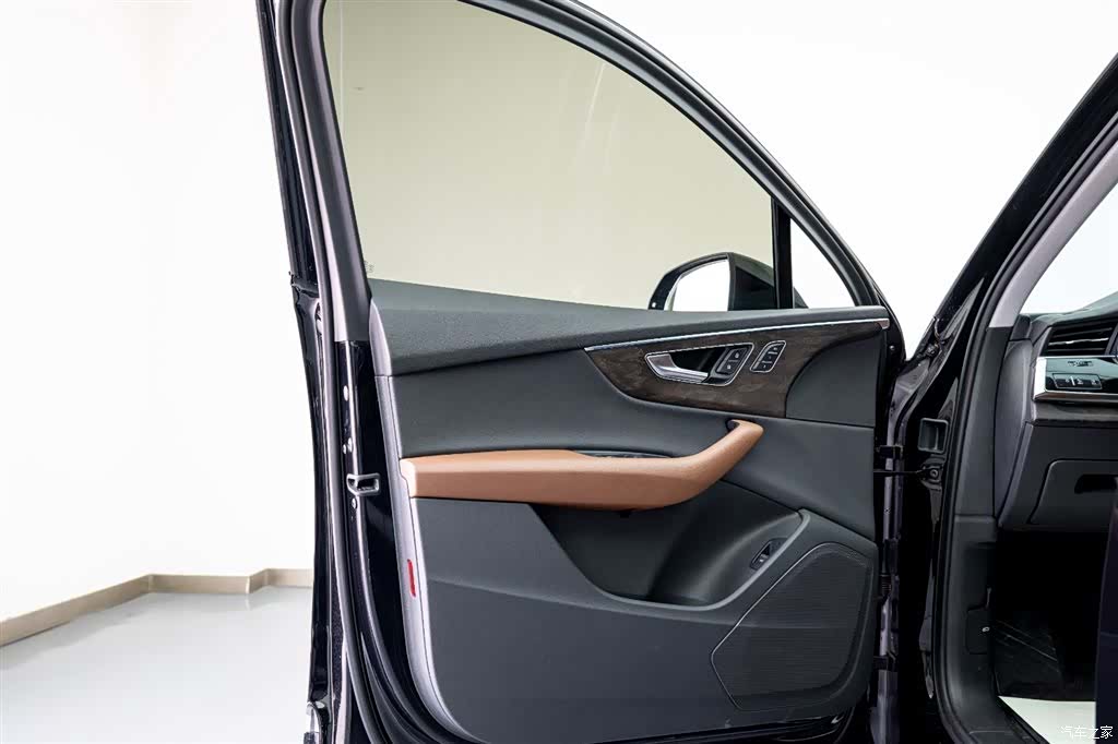 Audi Q7, 2020 10