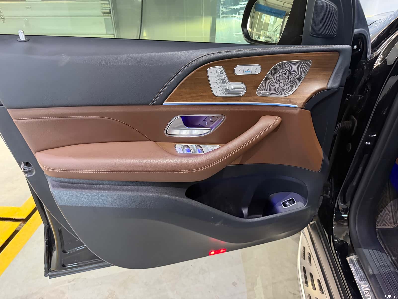 Mercedes-Benz GLS, 2024 8