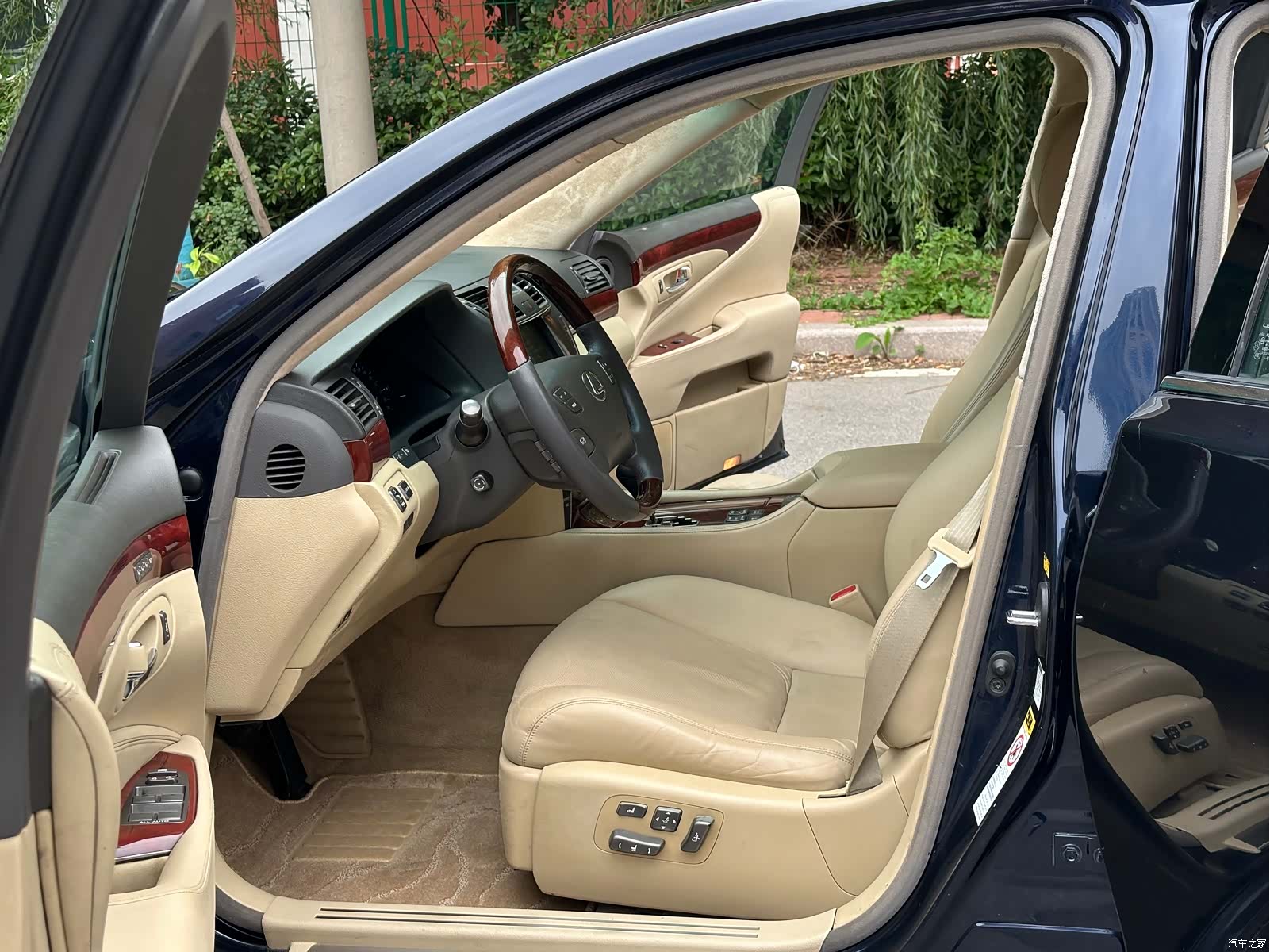 Lexus LS, 2008 7