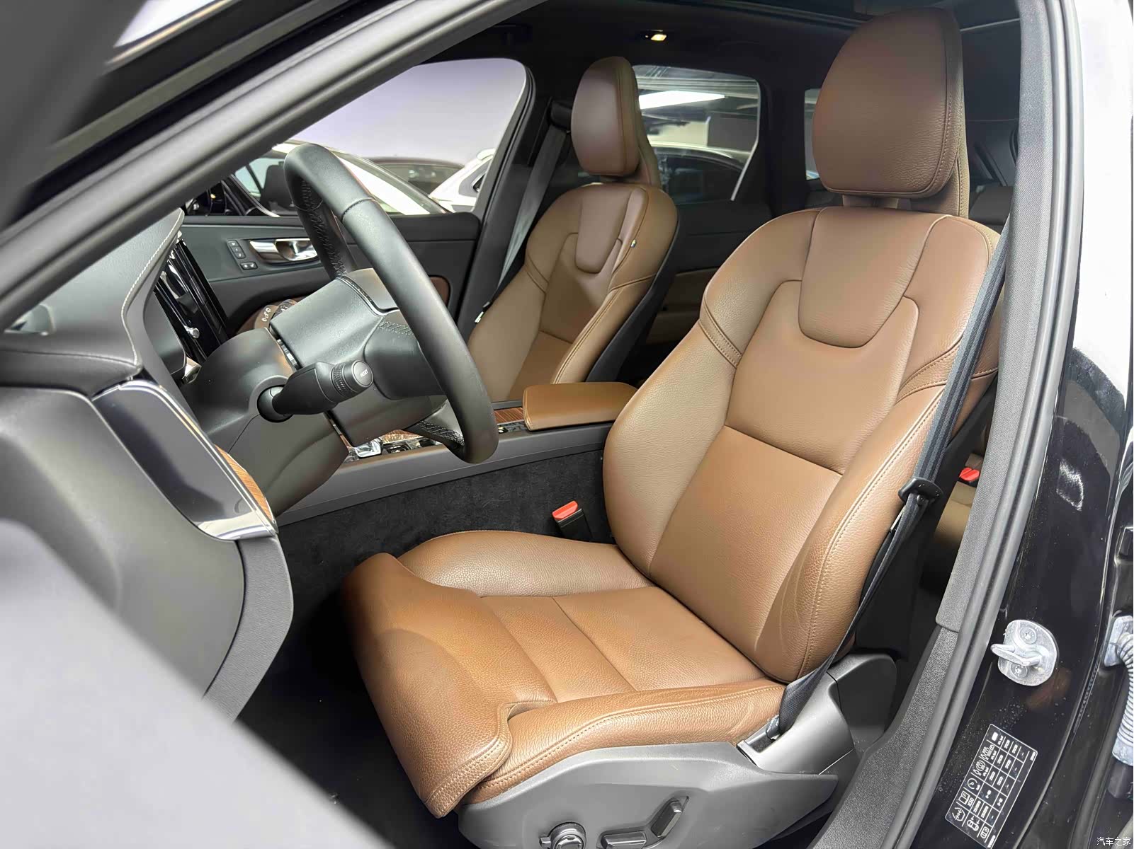 Volvo XC60, 2025 7