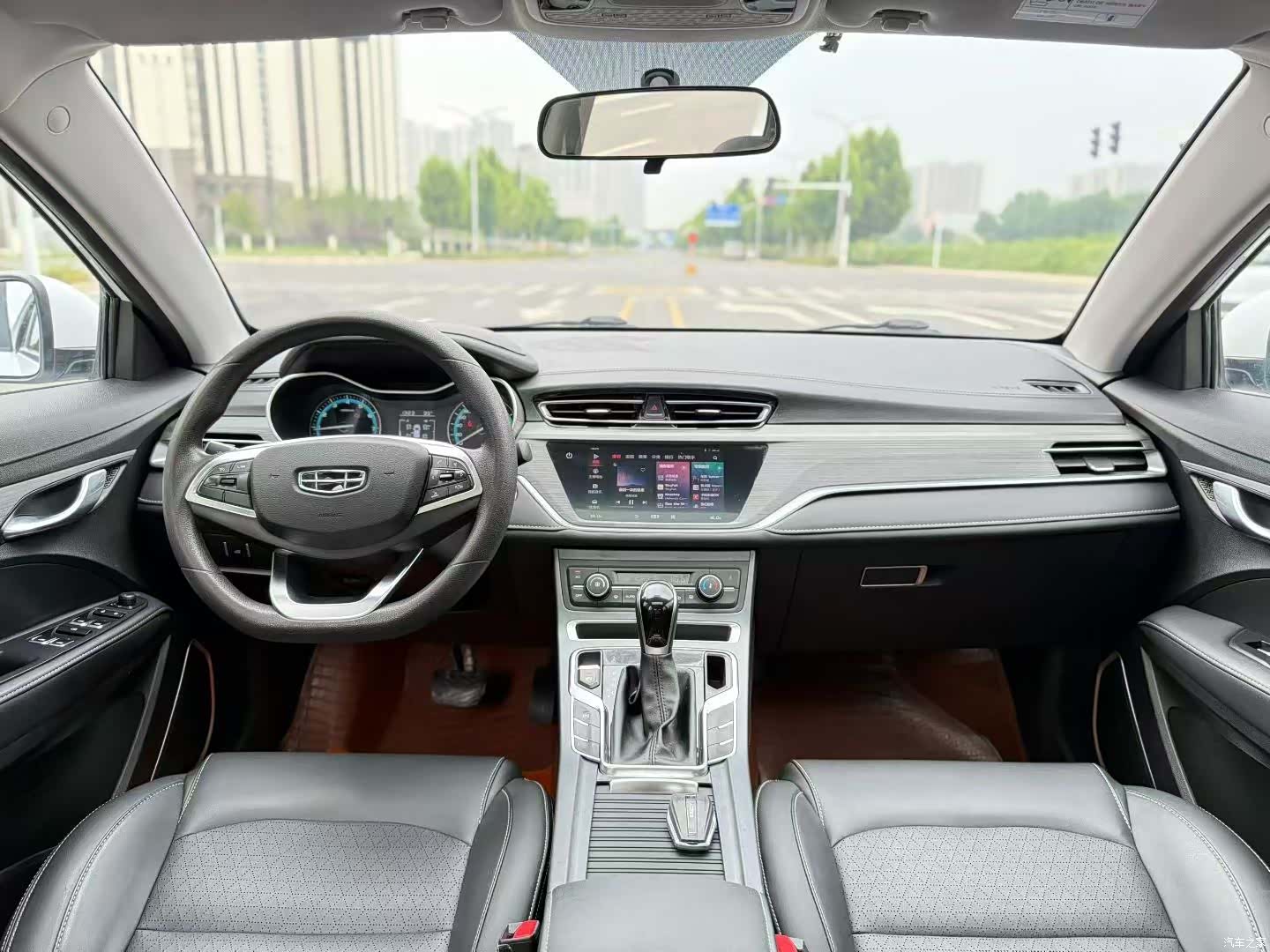 Geely Emgrand, 2021 все фото