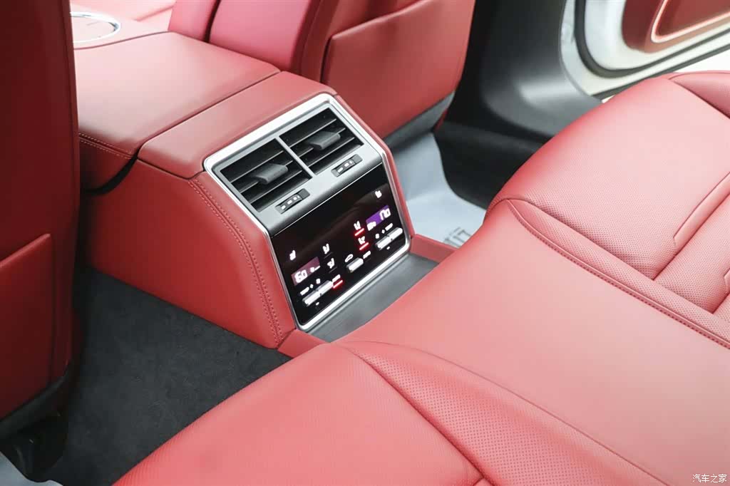 Porsche Panamera, 2023 23