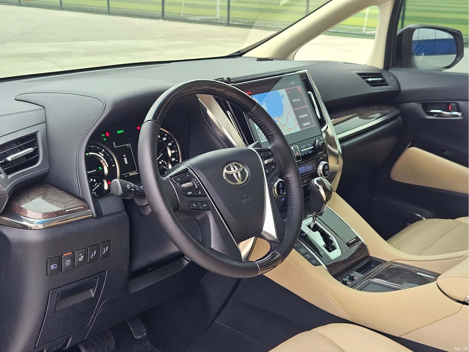 Toyota Vellfire, 2022 8