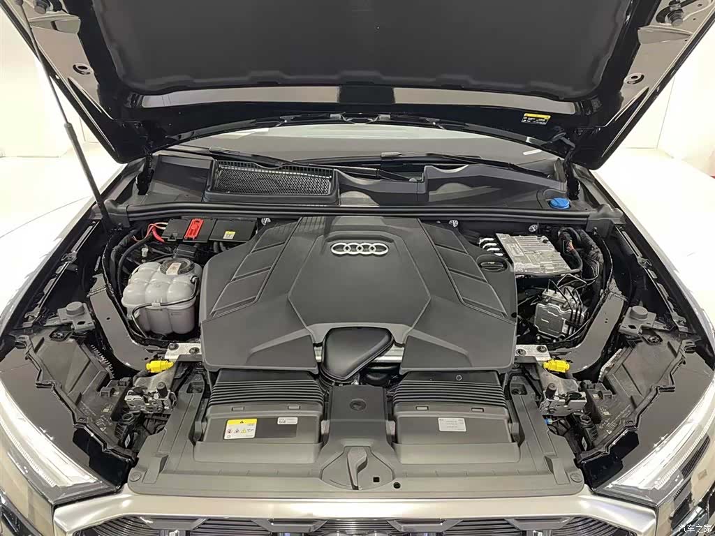 Audi Q7, 2024 9