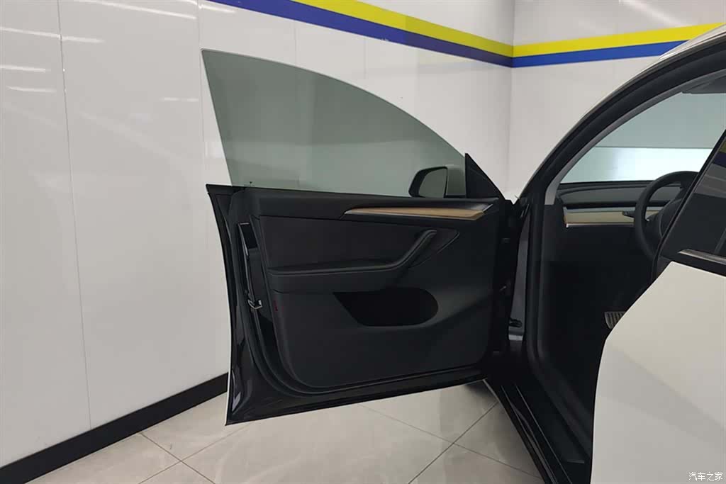 Tesla Model Y, 2021 7