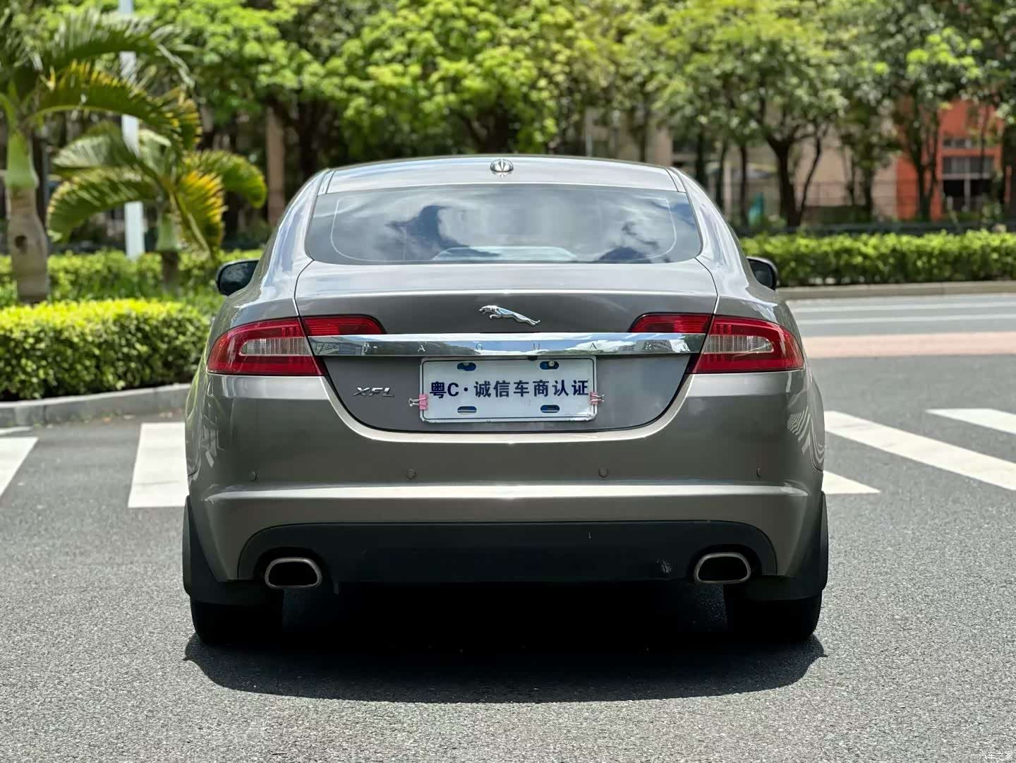 Jaguar XF, 2010 4
