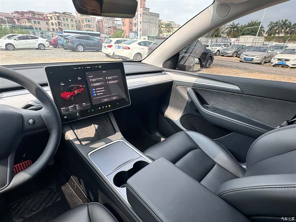 Tesla Model Y, 2024 17