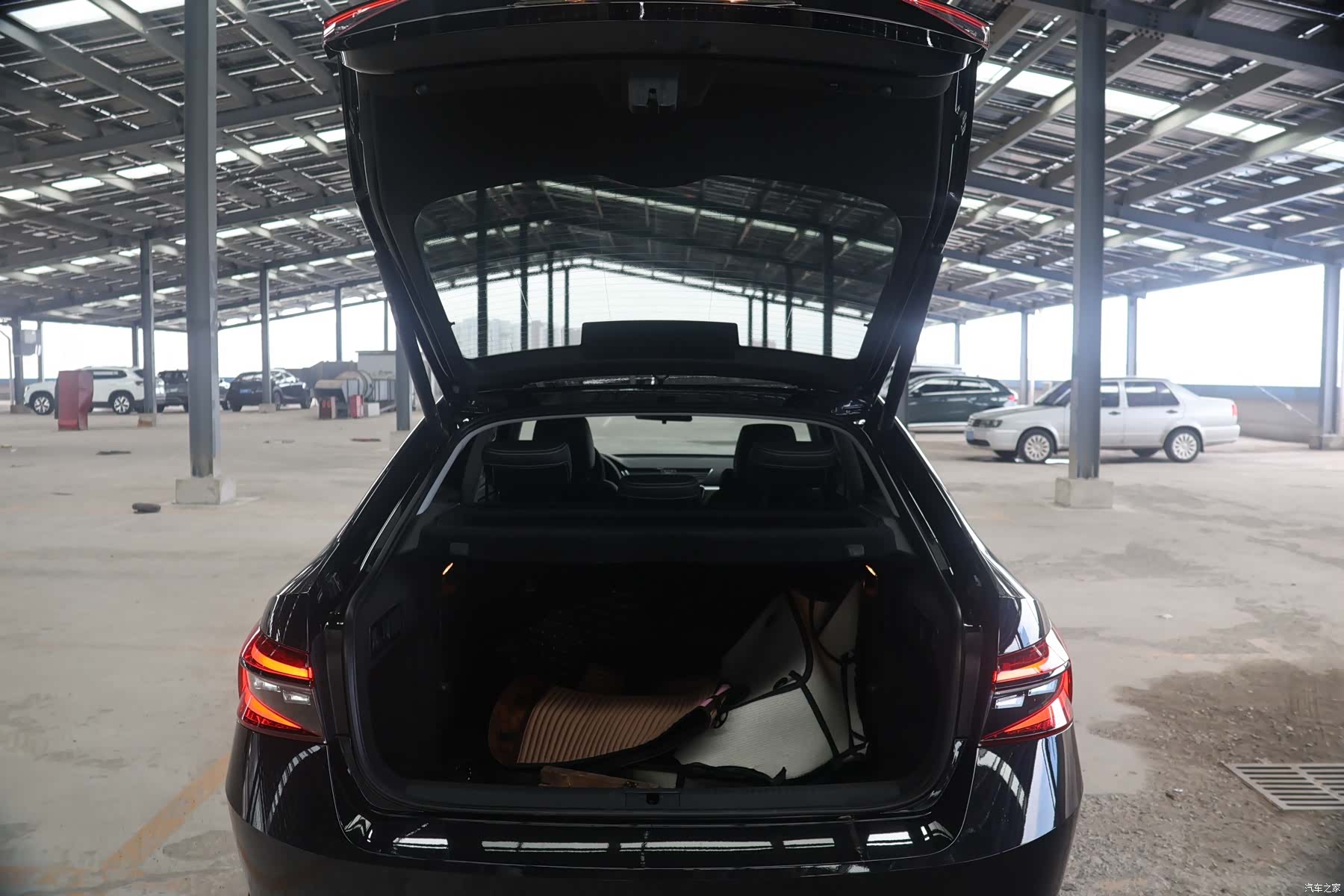 Skoda Superb, 2023 9
