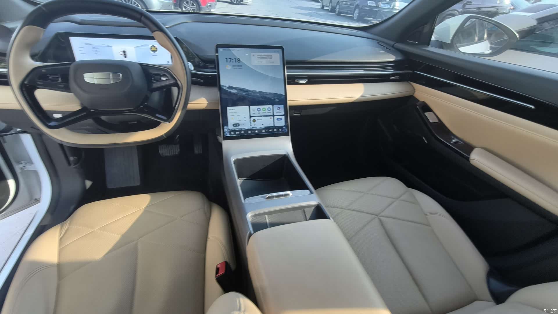 Geely Galaxy L6, 2024 4