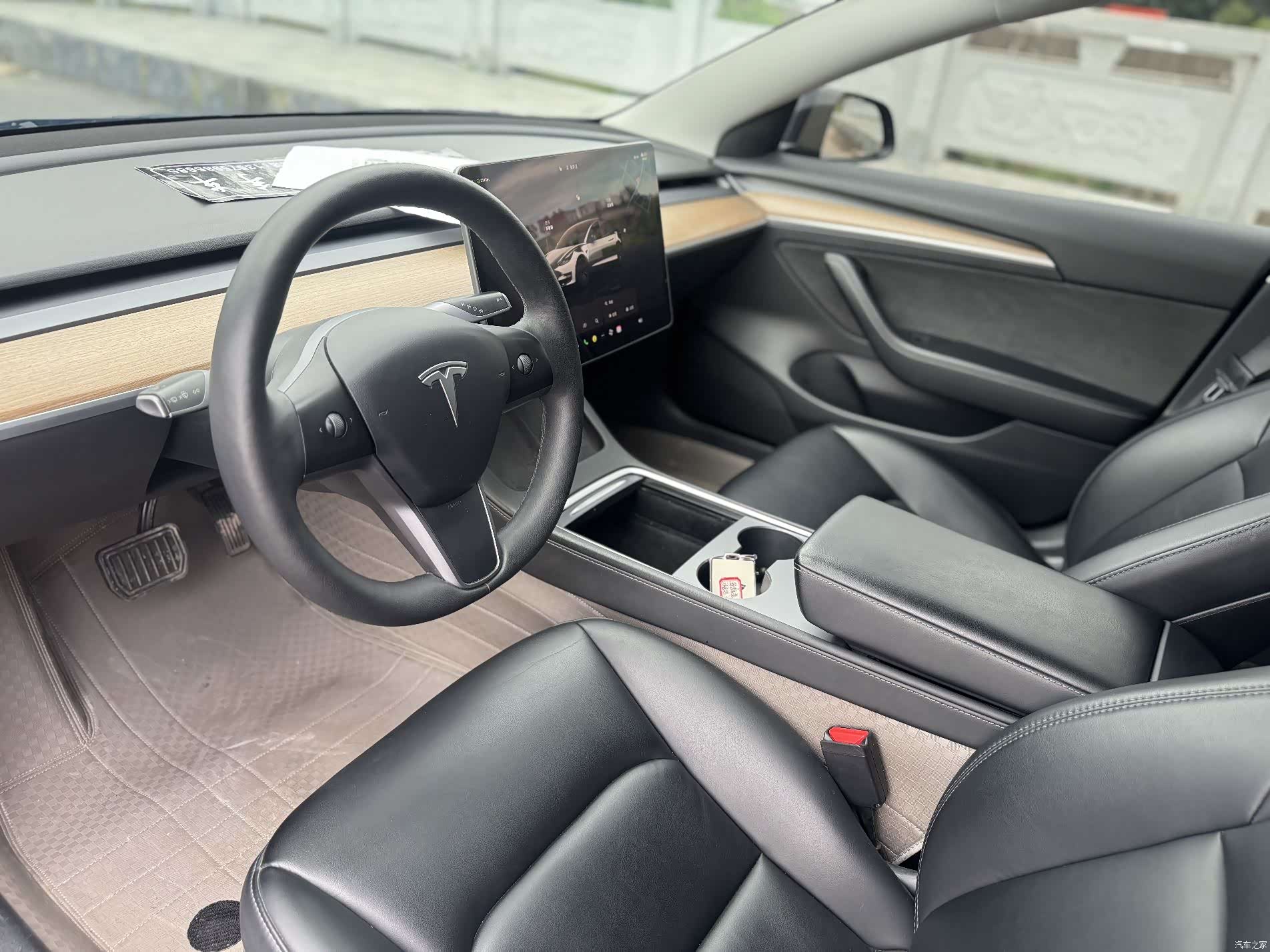 Tesla Model 3, 2023 13